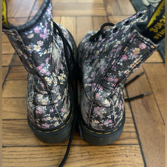 Vintage Floral Distressed Grunge 8 Eye Lace Up Combat Boots Dr. Martens - Picture 5 of 6